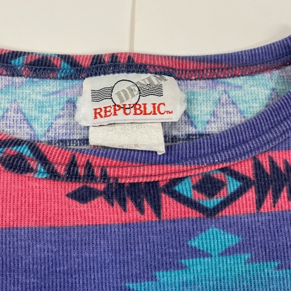 90’s Southwestern Print Made in USA Tee - Picture 3 of 8